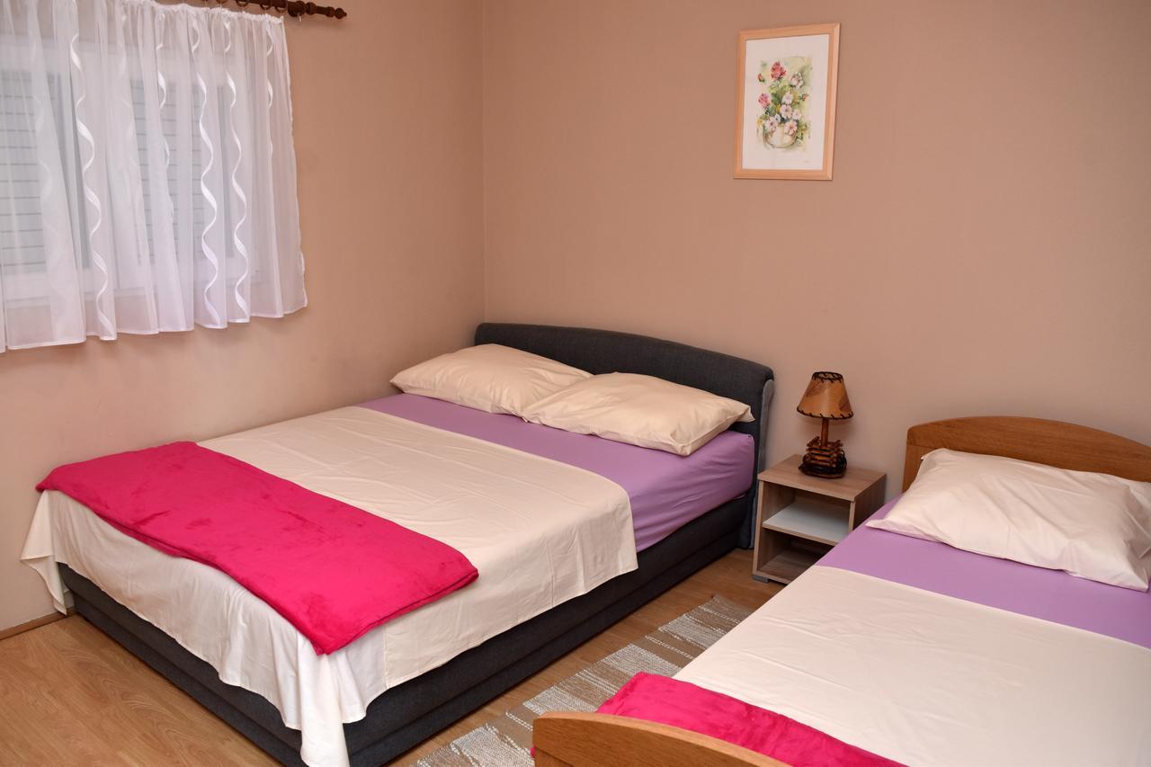 Apartments Oresic Vir Exterior foto